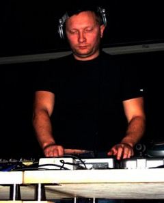 DJ MASTER