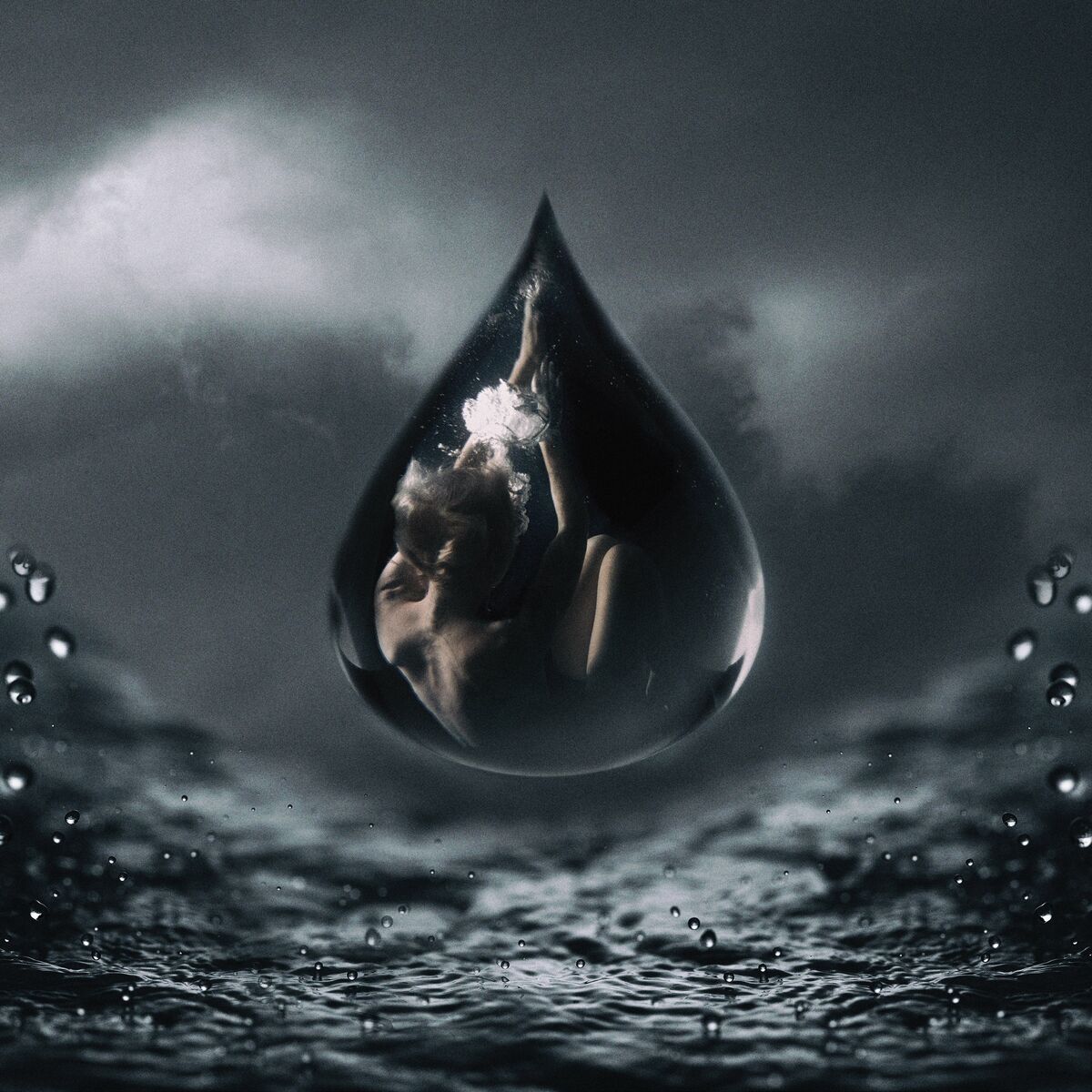  Skylar Grey - Runaway