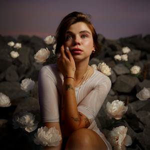  Схожа - Піони