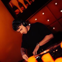 Chasing Dreams (Extended Mix)