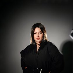 �������