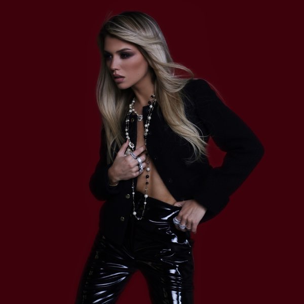  Люся Чеботина - СКОЛЬКО СТОИТ ЛЮБОВЬ