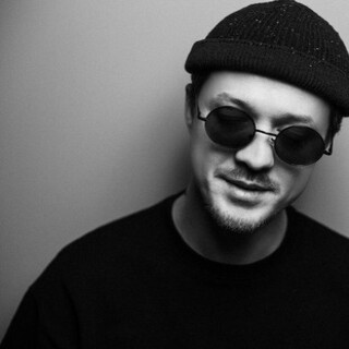  Mainstream One - Апрель