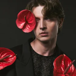 ��������