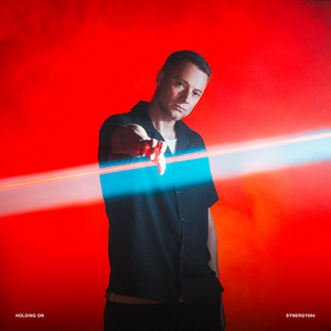  Friction & Sam Harper - Holding On