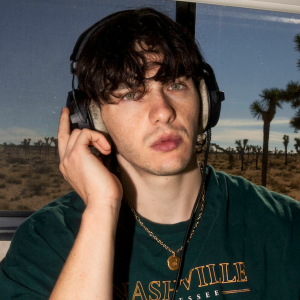  Petit Biscuit - Silhouettes (Avicii Edit)