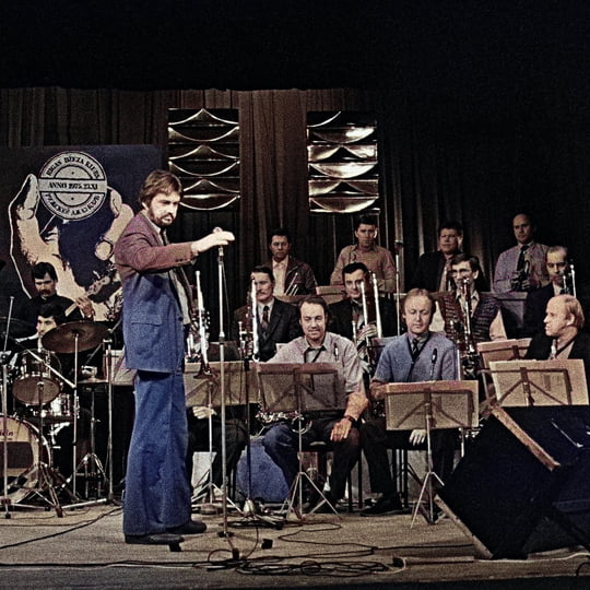  Gunārs Rozenbergs & Simfoniskais Orķestris - Greznosim telpas ziemassvētkiem